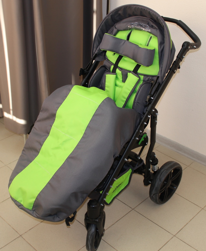 Амбрелла Джуниор_капюшон и чехол на ножки.JPG